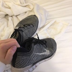 Womens Nike free run fly knit